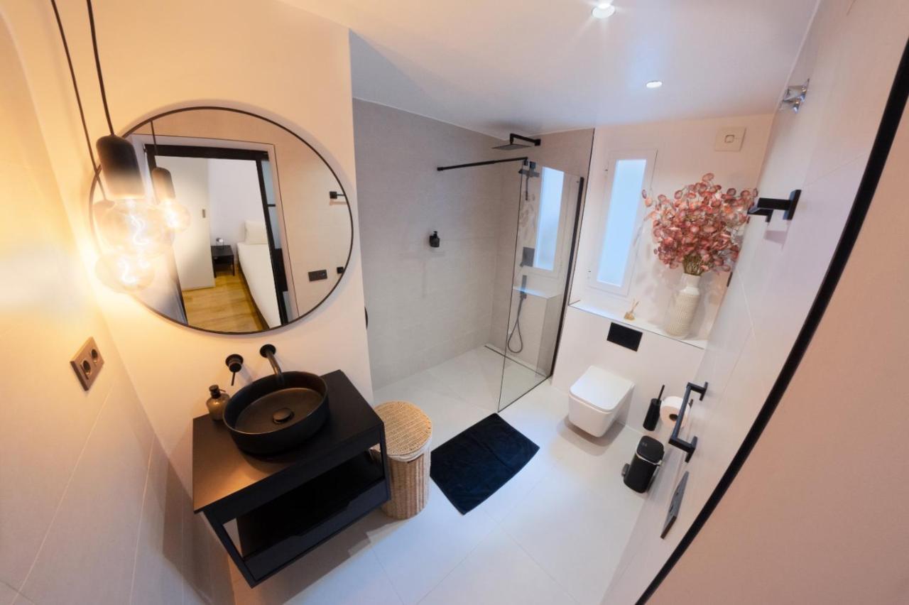 Modern Haven For Urban Explorers By Rems Málaga Exterior foto